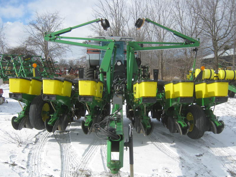 Planting Equipment  John Deere 1760 Planter   Photo